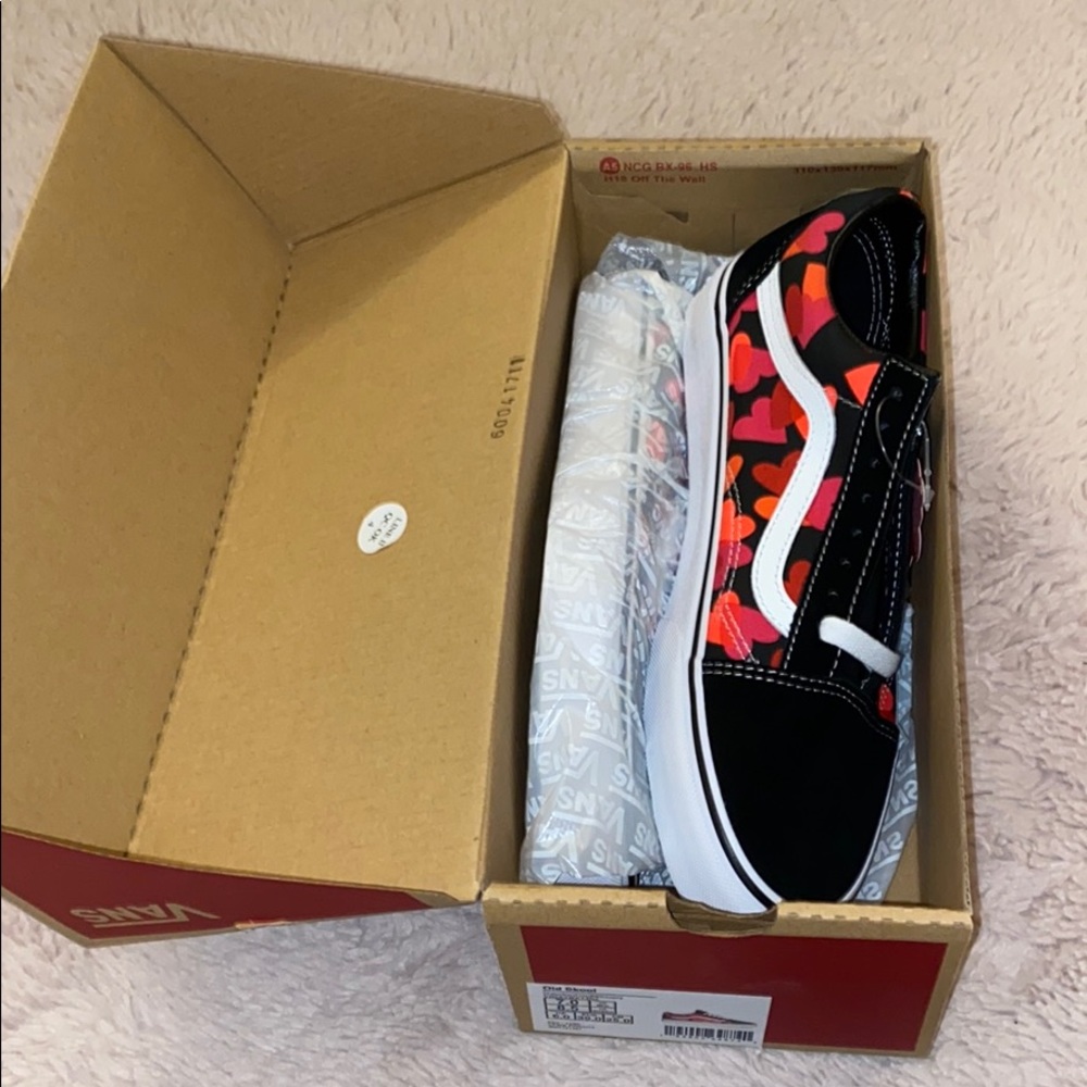 Brand New Vans Old Skool Valentine